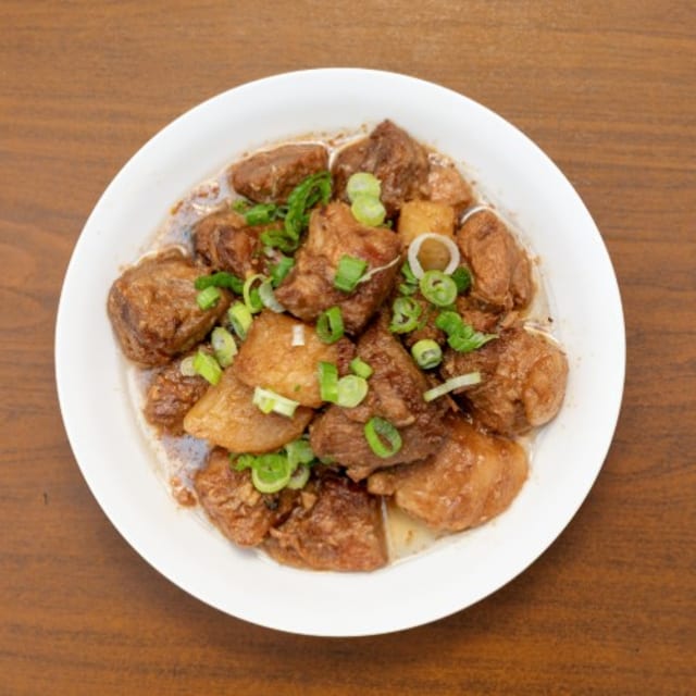 Pork Adobo (16 oz) (Good for 2 to 3 person).