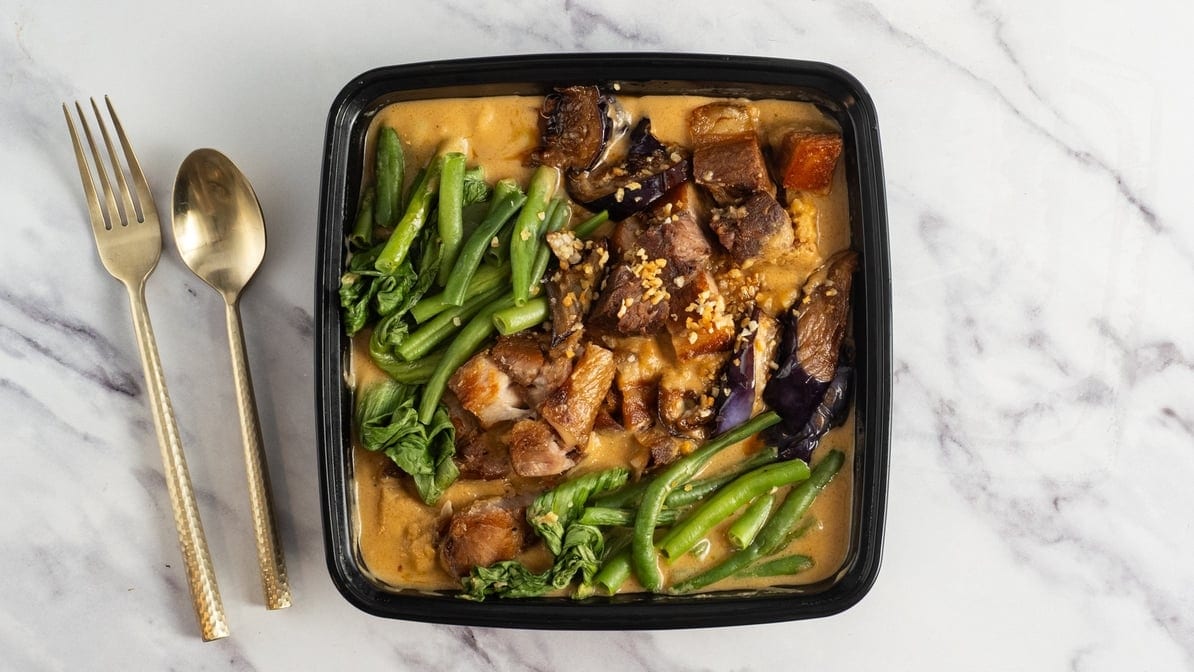 Crispy Kare Kare (Serve 2 to 4 Person).
