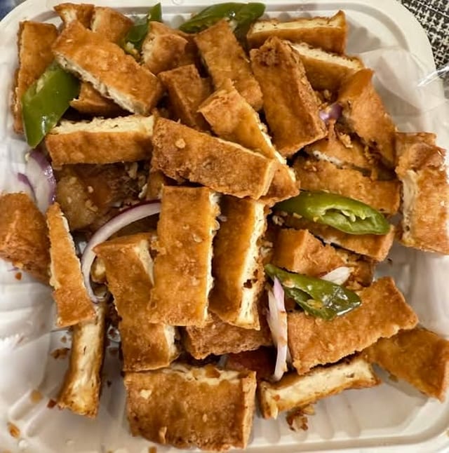 Crispy Tokwa Baboy (Serves 2 to 3 Person).